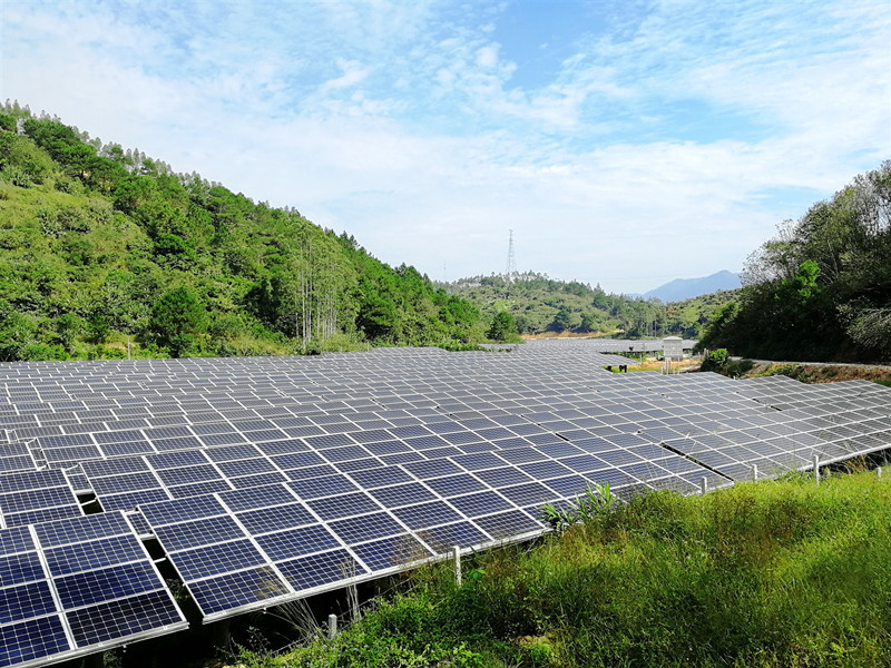 Aktueller Firmenfall über Verminderung der Armut Henans 7MW PV-Stromerzeugungs-Projekt